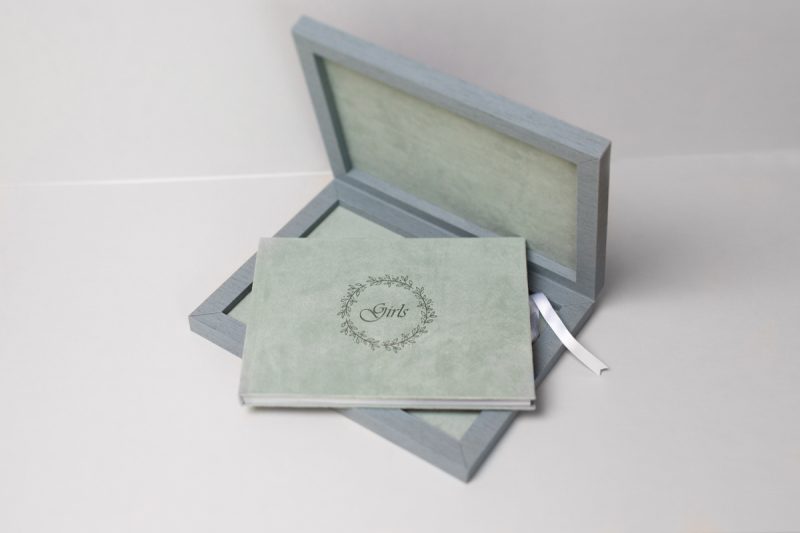 Album de mariage YoungBook Graphistudio présenté dans son coffret de luxe