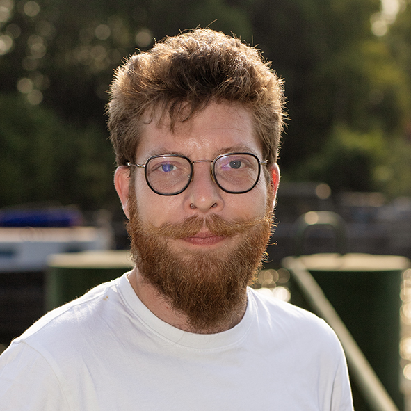 Portrait de Ludovic Schuver, photographe professionnel itinérant en Île-de-France (Yvelines)