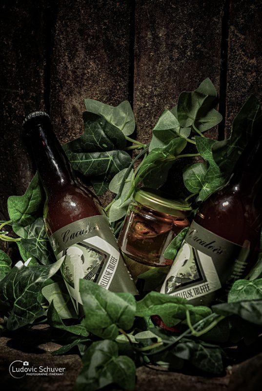 Photographie publicitaire pour bière artisanale (packshot), réalisée par un photographe produit en Île-de-France/Yvelines.